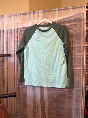 Rumi + Ryder Kids Long Sleeve Raglan Tee Mint/Olive Green L 12-14